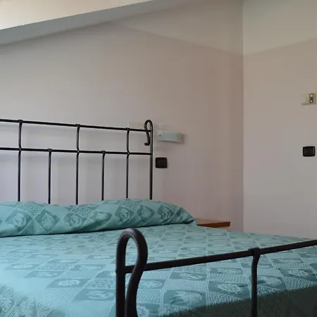 Residenza Sul Mare Margherita - Il Lupo Affitta 4*