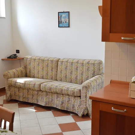 Residenza Sul Mare Margherita - Il Lupo Affitta 4*