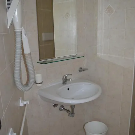 Hotel apartamentowy Residenza Sul Mare Margherita - Il Lupo Affitta Rimini
