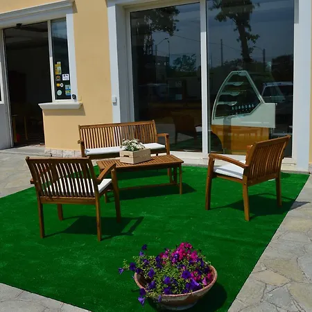Hotel apartamentowy Residenza Sul Mare Margherita - Il Lupo Affitta